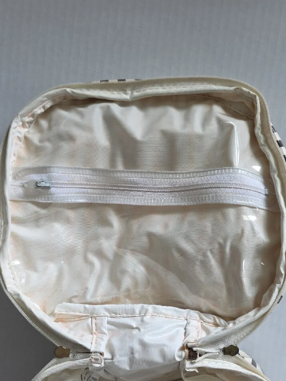 VINTAGE HENRI BENDEL MAKE UP CASE